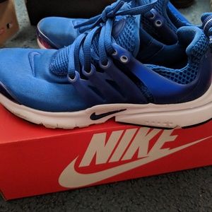 Nike prestos size 4y